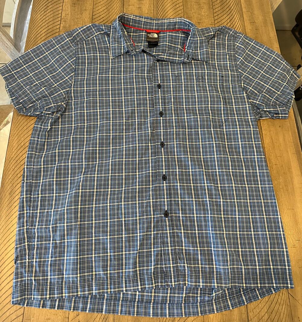 The North Face Blue Plaid SS Button Down Shirt Men's XL Casual Hiking Top